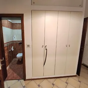 Spacious 6min From The Dancing House Prague
